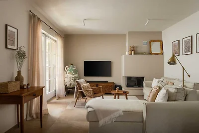 Villa Petra - Landestypischer Stil mit Pool