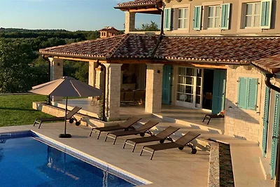 Villa Julia mit Pool