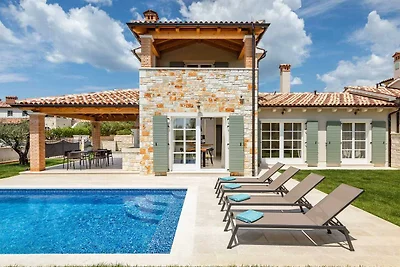 Villa Veronica mit Pool