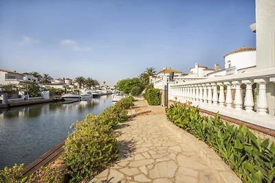 Villa am Kanal 5SZ 5BZ Pool 20m LP Option Motorboot