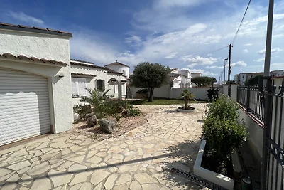 Villa am Kanal 5SZ 5BZ Pool 20m LP Option Motorboot