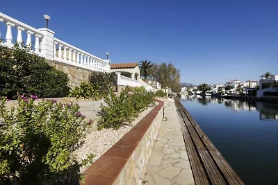 Villa am Kanal 5SZ 5BZ Pool 20m LP Option Motorboot