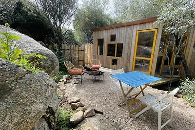 Cosy cabin in a mediterranean food forest