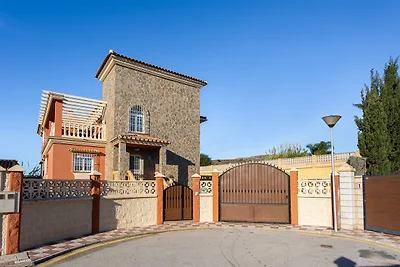 Sun, Relax, Climatized Pool & Steps to the Beach