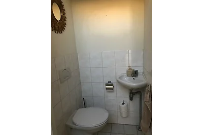 Watervilla met eigen aanlegsteiger aan het water