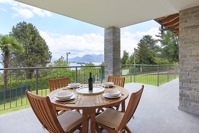 BAVENO HILLS | Lakeview Apartment