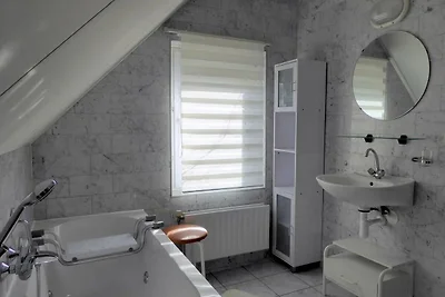 Schönes Haus in 5* Zeeland Village