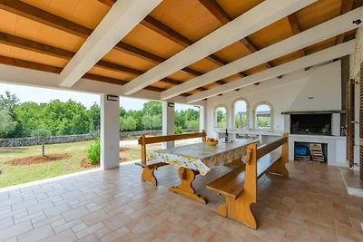 Holiday house Lera Rovinj, with football field, sauna, jacuzzi