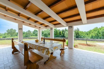Holiday house Lera Rovinj, with football field, sauna, jacuzzi