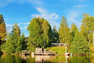 Ferienhaus mit Sauna direkt am See