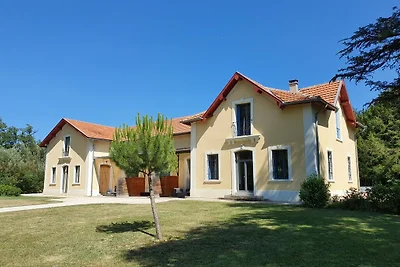 COACH-HOUSE PORTOS