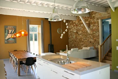 COACH-HOUSE PORTOS