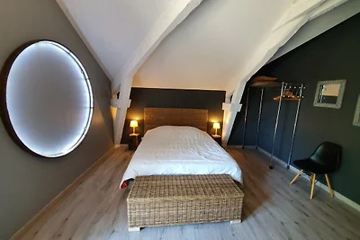 COACH-HOUSE PORTOS