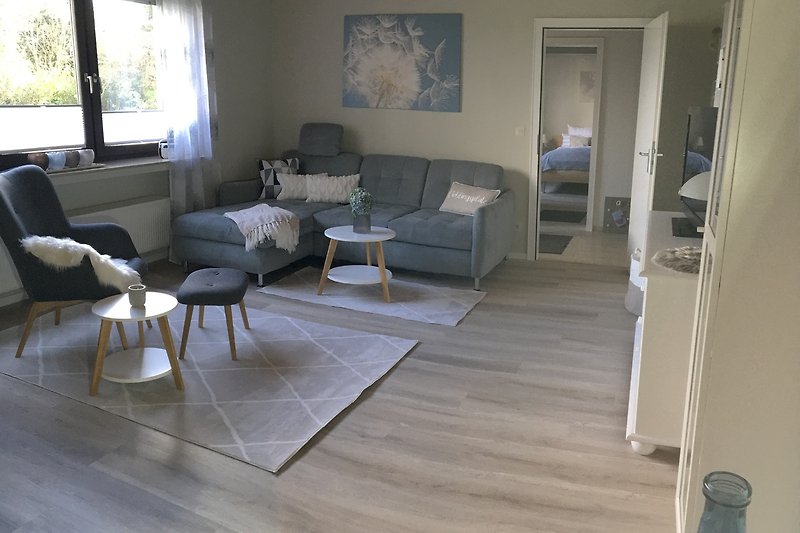 Geräumiges Wohnzimmer