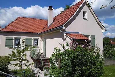 Ferienhaus mit Garten + Balkon