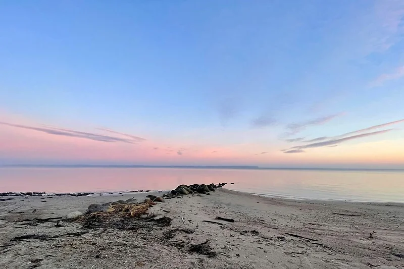 Naturstrand Mühlendamm in winterlicher Morgendämmerung