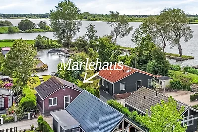 Haus am Wasser