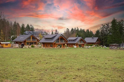 Naturstammhaus Chalet Wiese