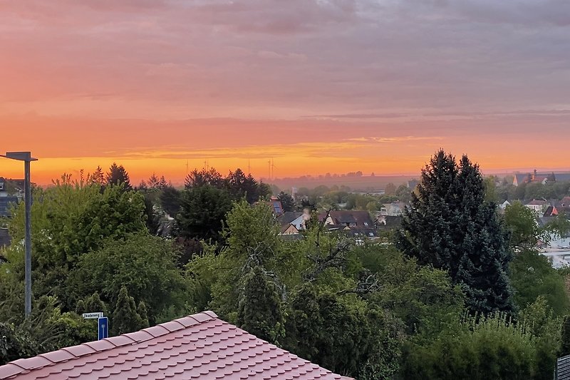 Sonnenaufgang über Bad Bergzabern, Blick von der Terrasse