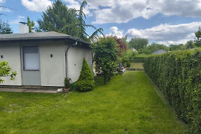 Ferienhaus am Wasser mit Boot und Whirlpool