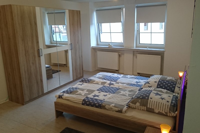 Schlafzimmer mit Doppelbett
