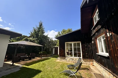 Tolles Holzhaus am Stadtrand Berlins, 700qm Garten, extra Gartenhaus
