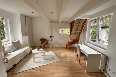 Tolles Holzhaus am Stadtrand Berlins, 700qm Garten, extra Gartenhaus