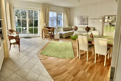 Tolles Holzhaus am Stadtrand Berlins, 700qm Garten, extra Gartenhaus