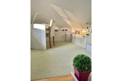 Tolles Holzhaus am Stadtrand Berlins, 700qm Garten, extra Gartenhaus
