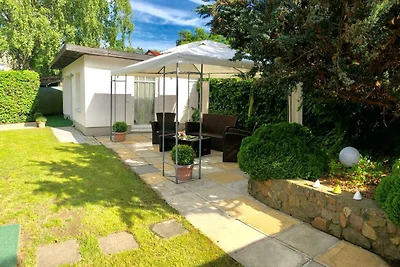 Tolles Holzhaus am Stadtrand Berlins, 700qm Garten, extra Gartenhaus