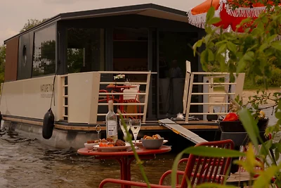 Hausboot Seezauber – Gemütlich & fahrend in der Natur