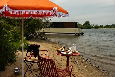 Hausboot Seezauber – Gemütlich & fahrend in der Natur
