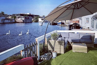 Amster Houseboat