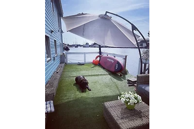 Amster Houseboat