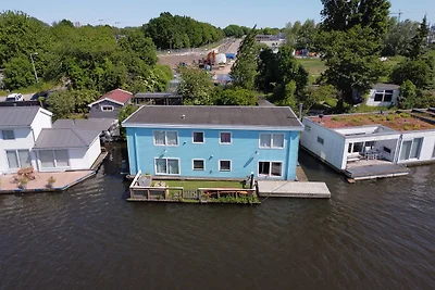 Amster Houseboat