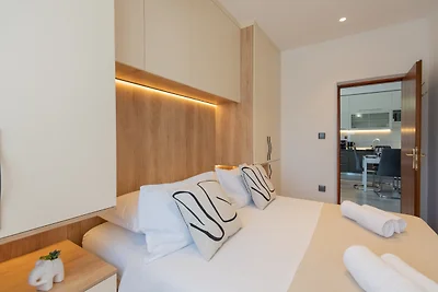 Apartment Split with parking