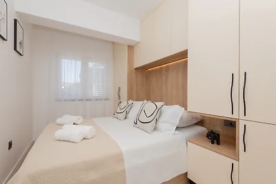 Apartment Split with parking