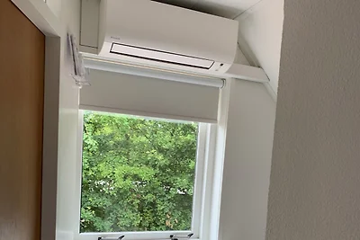 Sommerhitze im Schlafzimmer .......die obere Etage is mit Klimaanlage ausgestattet. Sommerhitze im Schlafzimmer .......die obere Etage is mit Klimaanlage ausgestattet.