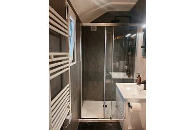 Ferienhaus mit privatem Eco-Hot Tub im Grünen
