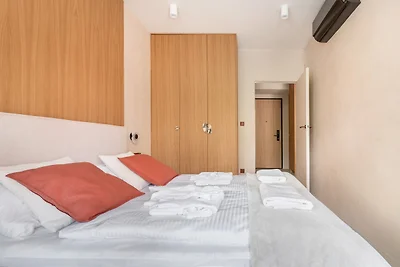 Private Ferienwohnung mit Küchenzeile und kostenlosem Parkplatz im Sea & Forest Resort: Pool, Sauna, Whirlpool
