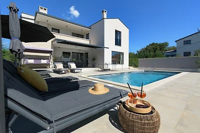 Moderna vila od 300 m² • King size krevet