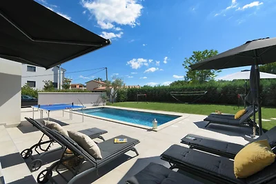 Moderna vila od 300 m² • King size krevet