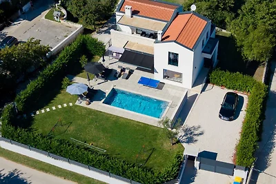 Moderna vila od 300 m² • King size krevet