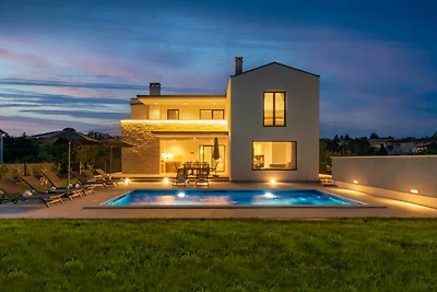 Moderne 300 m² villa • Kingsize-bed