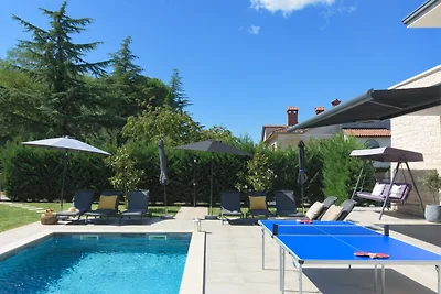 Moderna vila od 300 m² • King size krevet