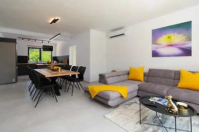 Moderne 300 m² villa • Kingsize-bed
