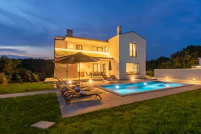 Moderne 300 m² villa • Kingsize-bed