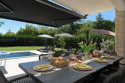 Moderna vila od 300 m² • King size krevet