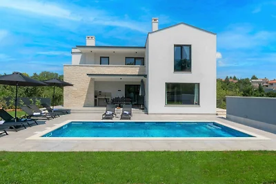 Moderne 300 m² villa • Kingsize-bed