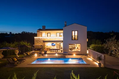 Moderna vila od 300 m² • King size krevet